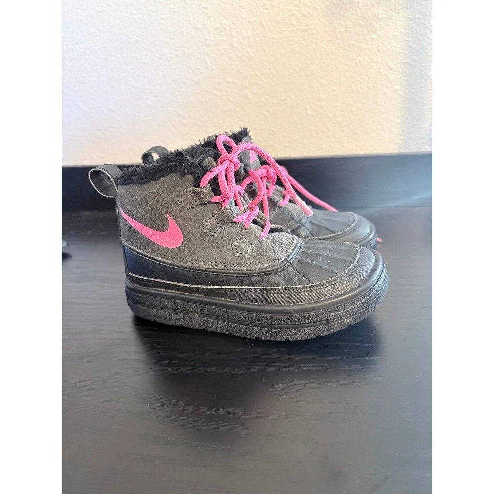 Nike ACG Woodside Chukka Snow Waterproof Boots in Anthracite Hyper Pink Size 11
